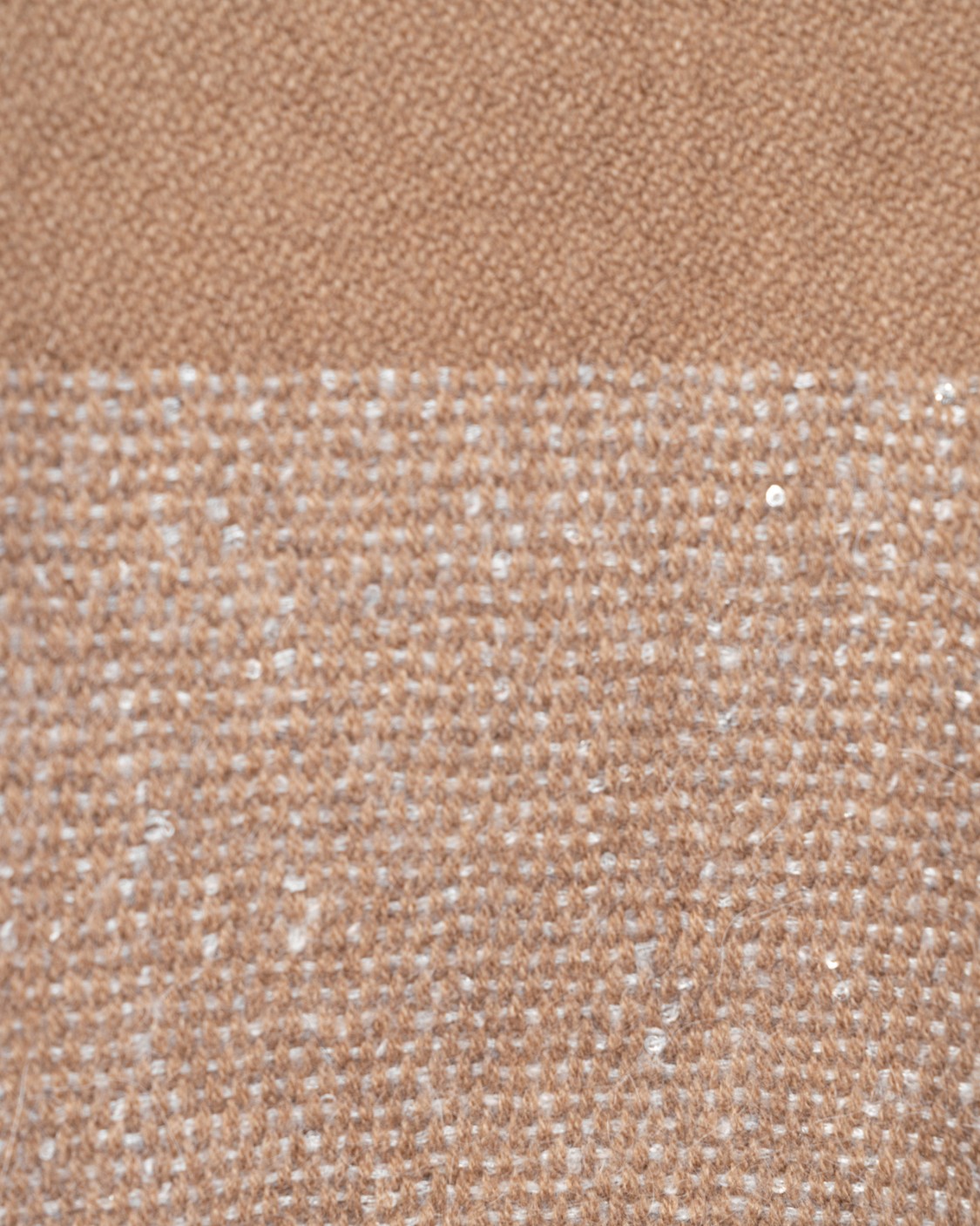 shop FABIANA FILIPPI  Cappa: Fabiana Filippi cappa in lana.
Tessuto di lana, arricchito dal dettaglio sfrangiato.
Dimensioni: 130 x 140 cm.
Tessuto: 75% Lana Vergine 14% Seta 9% Cashmere 5% Poliestere 1% Poliammide.
Fabbricato in Italia.. SAD213A723H915-VR2 number 6631315